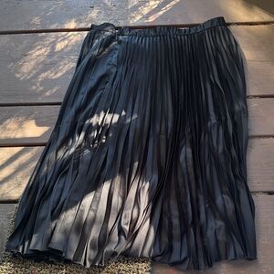 Elegant Black Pleated Skirt